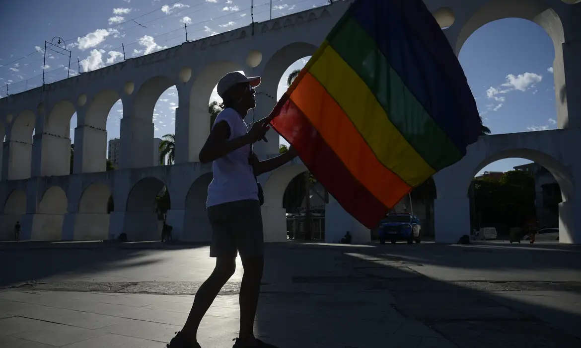 População LGBT nas favelas enfrenta dificuldades para acessar serviços -  (crédito: EBC - Direitos Humanos)