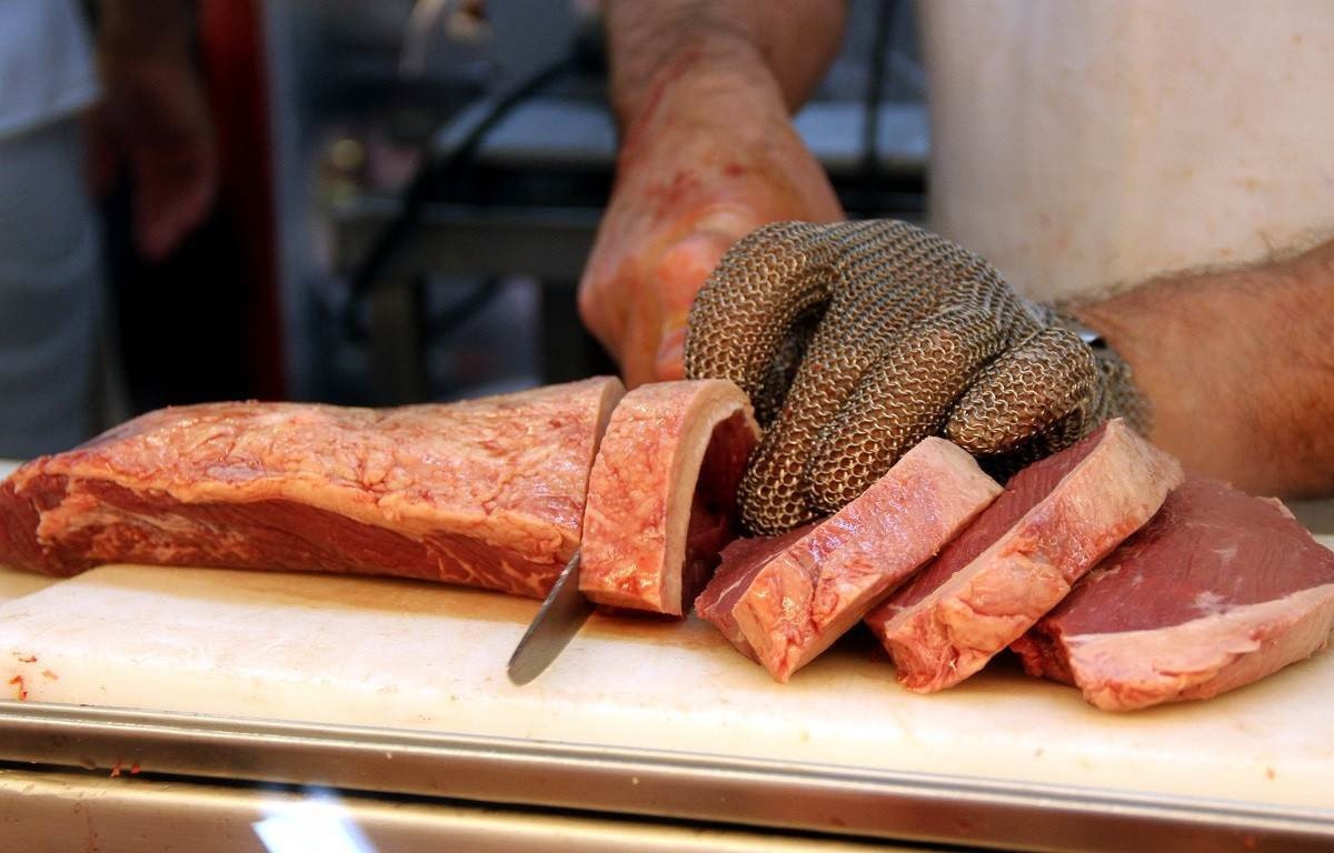 Preço da carne de boi e porco cai na Grande BH; frango fica mais caro