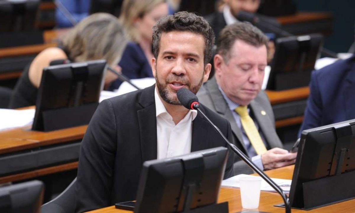 Deputado federal André Janones (Avante-MG) é alvo de uma investigação por suspeita de rachadinha em seu gabinete -  (crédito: Renato Araújo/Câmara dos Deputados)