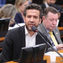 Janones cita 'Vou festejar' após ação da PF contra Bolsonaro: 'Chegou a hora, pode chorar' - Renato Araújo/Câmara dos Deputados