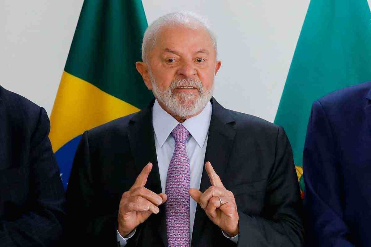  Lula sobre operação da PF: ‘Espero que seja aplicado o rigor da lei’ 