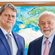 Conversa entre Lula e Tarcísio tem 'clima leve' e futebol -  Ricardo Stuckert / PR