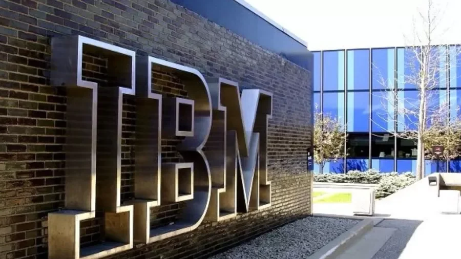 Empresa está sendo processada por discriminação a mineiros -  (crédito: Reprodução / IBM)