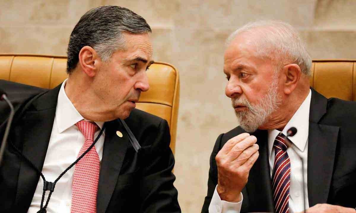 Luís Roberto Barroso e Lula na sessão de abertura do ano judiciário -  (crédito: SERGIO LIMA/AFP)