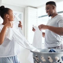 'Decisão sobre quem lava os pratos mostra dinâmica de poder': por que divisão justa de tarefas entre casal é tão difícil? - Getty
