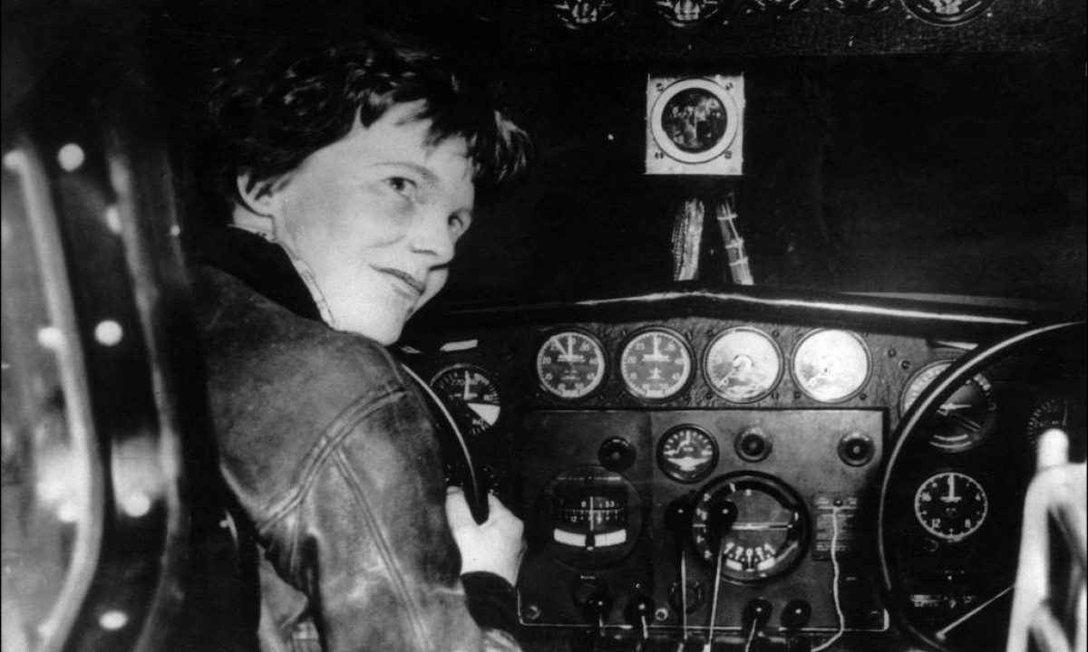 Amelia Earhart, que desapareceu em 1937, em foto de data desconhecida -  (crédito: AFP)