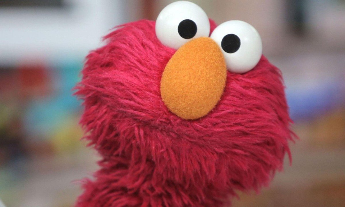 Depois que Elmo perguntou como todos estavam no X, usuários responderam com uma enxurrada de traumas -  (crédito: Getty)