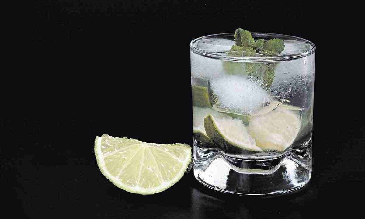 O consumo de álcool e o uso de corticoides podem contribuir para a piora do quadro -  (crédito: Holding/Divulgação)