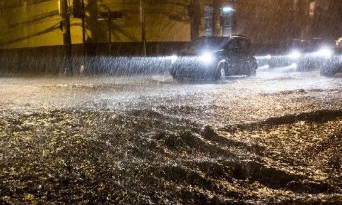 A Defesa Civil MG informou (2/2) que as condições meteorológicas são favoráveis para ocorrência de pancadas de chuva, especialmente nas regiões Oeste, Sul, Triângulo Mineiro e Zona da Mata. -  (crédito: Getty Images)