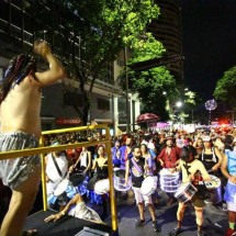 Carnaval BH 2024: fãs de Raul Seixas lotam Avenida Afonso Pena em desfile de bloco - Marcos Vieira/EM/D.A.Press