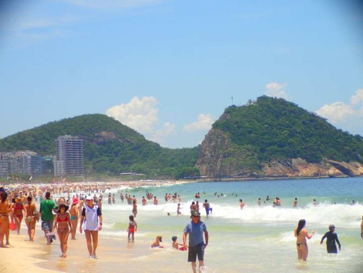 Copacabana Palace fica em frente ao Posto 3 da Praia de Copacabana
