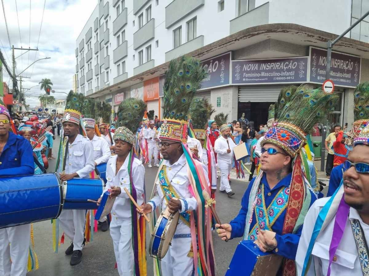 Cidade mineira faz campanha para levar catopês à Sapucaí