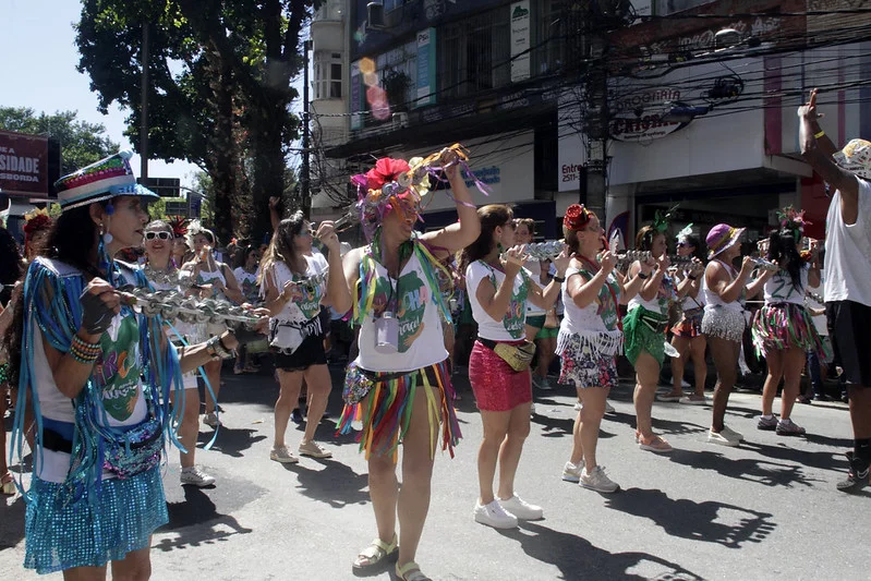 Bate-bolas: Tradição do carnaval no subúrbio carioca - Joana Coimbra /Riotur FlickR