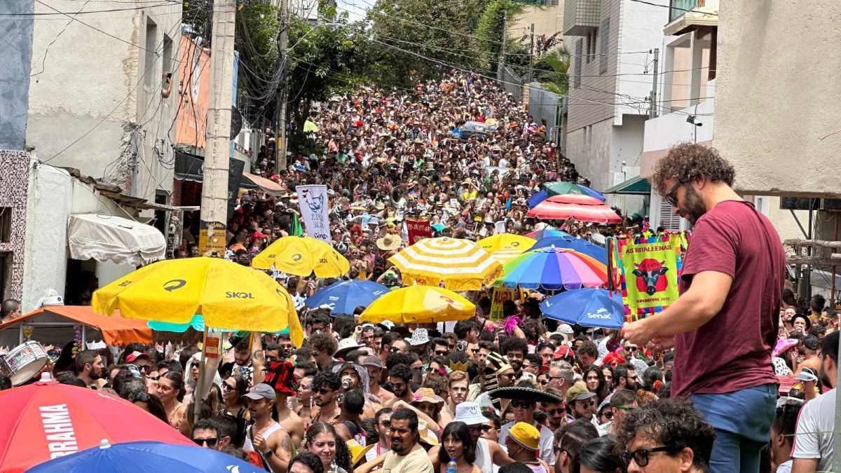Carnaval BH 2024: Mamá na Vaca lota ruas do Santo Antônio