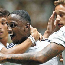 Galo vira freguês do Cruzeiro na sua arena - Alexandre Guzanshe/EM/D.A. Press