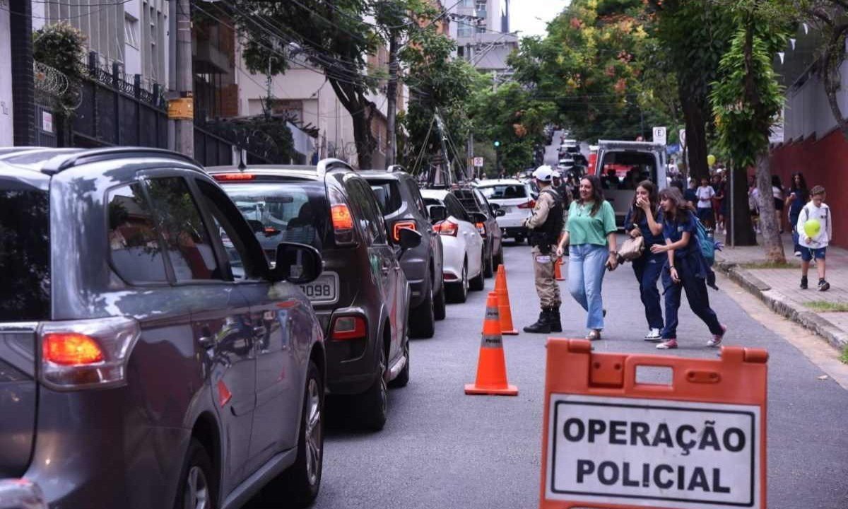 Lançamento da operação 'Volta Às Aulas', na Rua Chicago, nº 200, Bairro Sion – Colégio Santa Dorotéia -  (crédito: Gladyston Rodrigues/EM/D.A Press. Brasil. Belo Horizonte-MG)