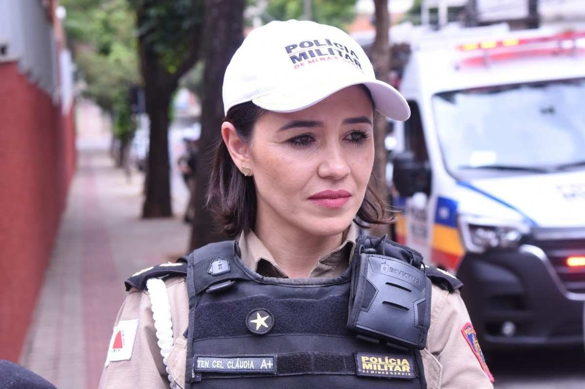 A tenente-coronel Cláudia Godinho, comandante do Batalhão de Polícia de Trânsito, explica sobre as ações que irão acontecer por BH