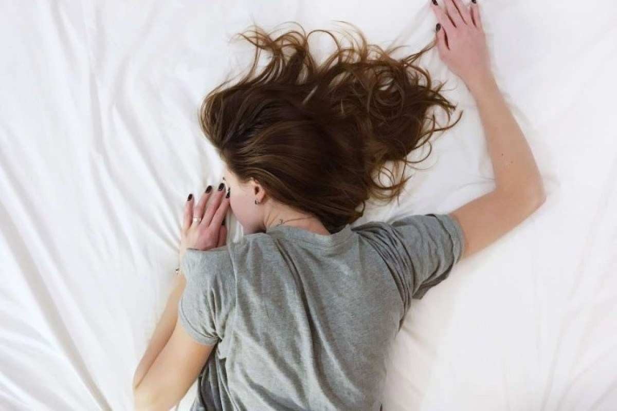 Sono da beleza: conheça 7 dicas indispensáveis para a pele antes de cair na cama