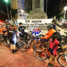 Ciclistas fazem ato em apoio à instalação de ciclovia na Afonso Pena - Marcos Vieira/EM/D.A. Press