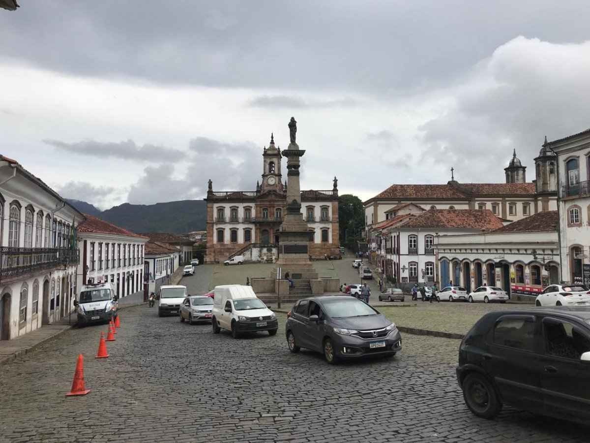 Carnaval em Ouro Preto: manifestantes pedem liberação da Praça Tiradentes