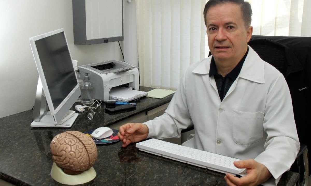 (Rogério Gomes Beato, professor do Departamento de Clínica Médica da Escola de Medicina - UFMG, neurologista