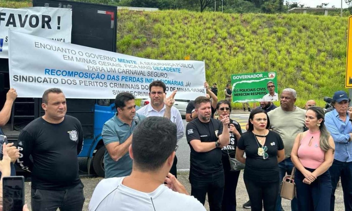 Integrantes do Sindicato dos Servidores da Polícia Civil de Minas Gerais em protesto por reajuste salarial -  (crédito: Divulgação/Sindpol)