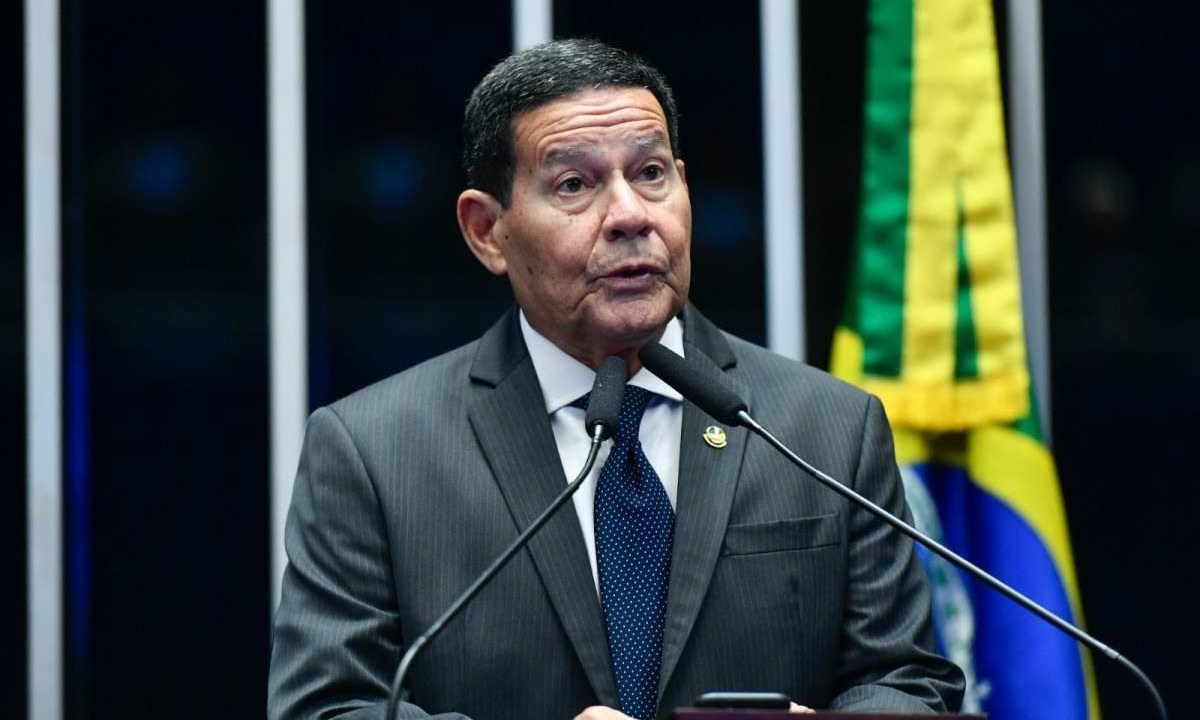 Ex-vice-presidente de Jair Bolsonaro (PL) disse que não gosta de fazer exploração política -  (crédito: Geraldo Magela/Agência Senado)