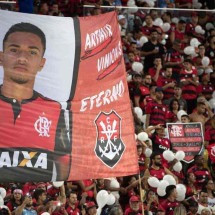 "Longe do ninho" conta a verdadeira história do incêndio no CT do Flamengo -  Mauro Pimentel/AFP