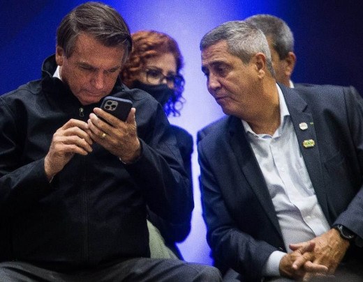 Bolsonaro é Alvo De Operação, E PF Dá 24 Horas Para Que Ele Entregue ...