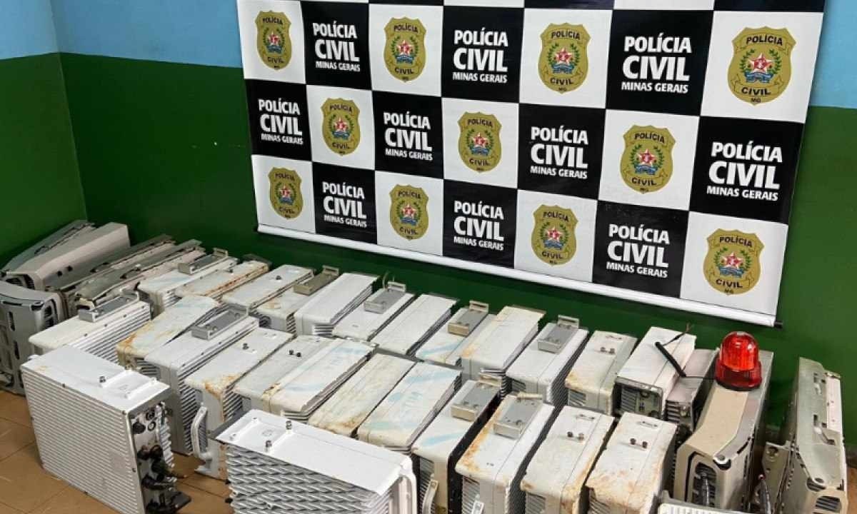 Os policiais recuperaram materiais avaliados pelos funcionários da empresa vítima em aproximadamente R$ 500 mil -  (crédito: PCMG/Divulgação)