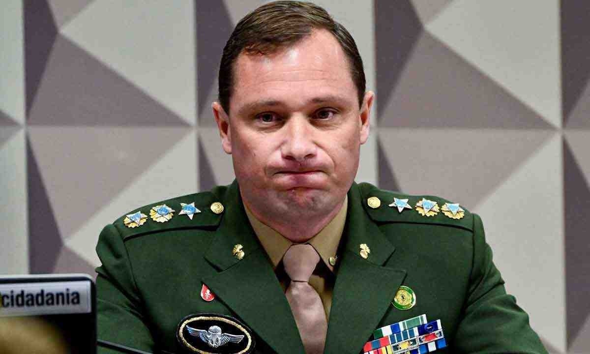 Tenente-coronel Mauro Cid fechou acordo de delação premiada e contou que sabia -  (crédito: Evaristo Sá/AFP – 11/7/23)