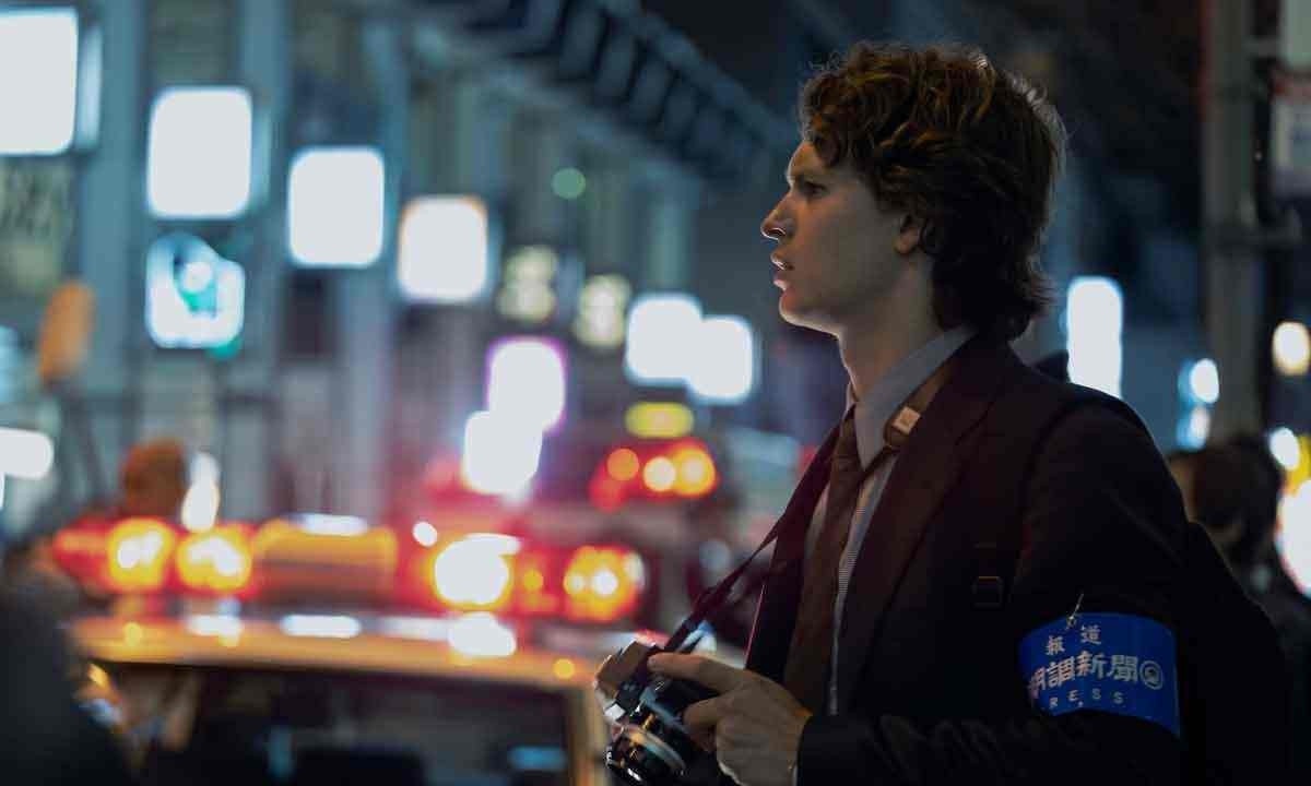 Para interpretar o protagonista, o ator Ansel Elgort teve de aprender a falar japonês 
 -  (crédito: HBO/DIVULGAÇÃO)