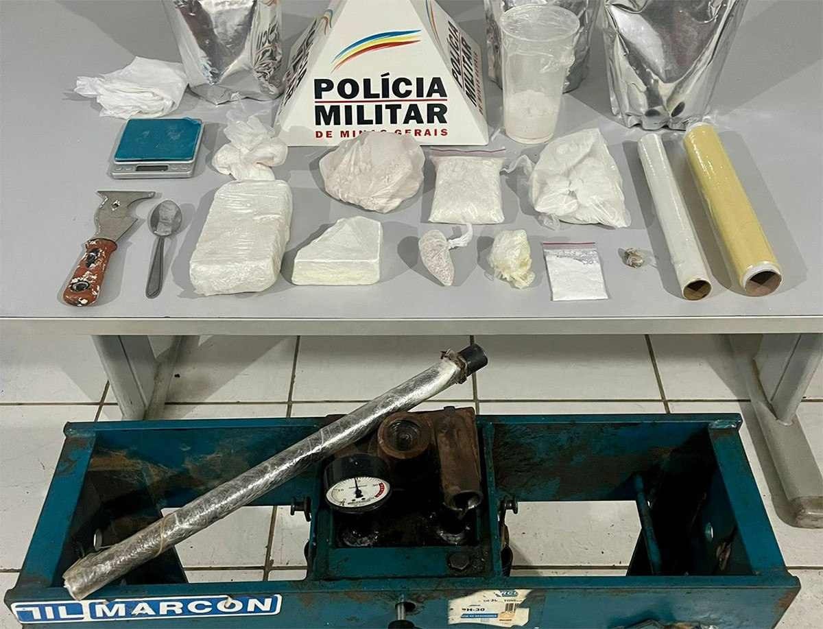 Polícia encontra R$250 mil em cocaína em entreposto do tráfico em MG