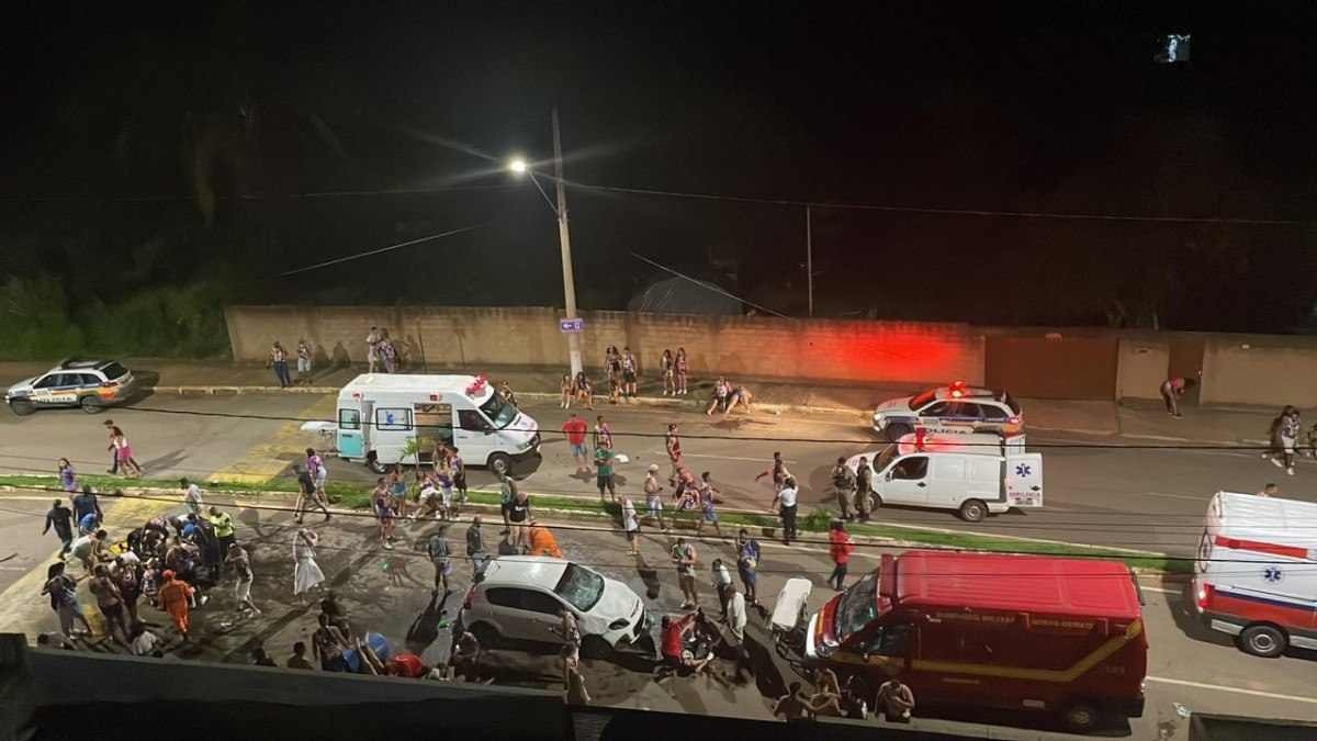 Atropelamento em bloco de carnaval em MG deixou 35 feridos, diz prefeitura