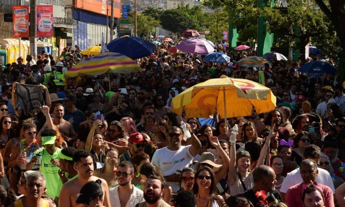 Bloco da Alcova Libertina voltou às ruas de Belo Horizonte após um hiato causado pela pandemia e por falta de logística -  (crédito: Túlio Santos/EM/D.A Press)