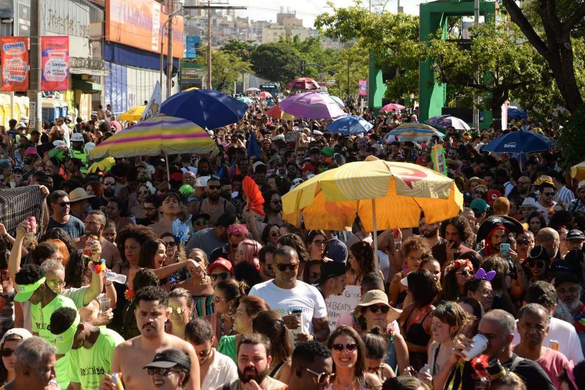 Galeria: confira as fotos do segundo dia de carnaval em BH