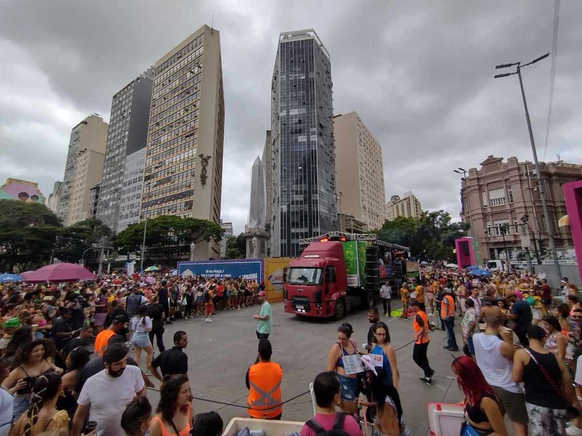 Carnaval BH 2024: bloqueios de ruas e avenidas geram lentidão no trânsito