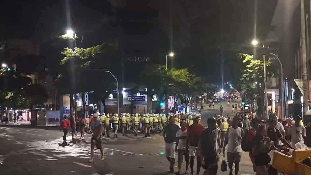 Carnaval com dispersão mais cedo, mas sem confrontos em Belo Horizonte