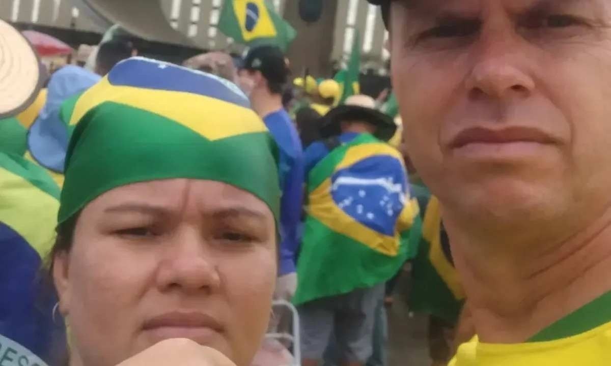 Alessandra Rondon e Joelton Gusmão foram presos em flagrante após invadirem o Senado -  (crédito: Reprodução/Redes Sociais)