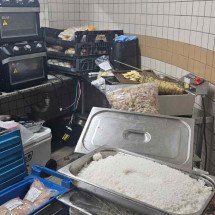 Dois são presos por preparar comida de camarote da Sapucaí dentro de banheiro - MPRJ/Divulgação