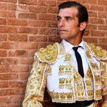 Toureiro LGBT desafia tradição conservadora da 'cultura do matador' na Espanha - Alfredo Arévalo