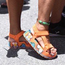 Qual sapato os foliões estão usando no Carnaval de BH?  - Gladyston Rodrigues/EM/D.A. Press.