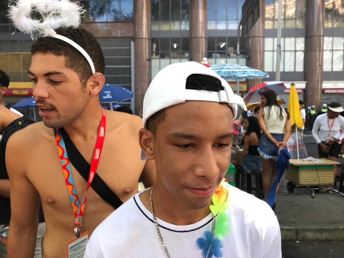 Público jovem domina Avenida Amazonas para o Bloco Funk You