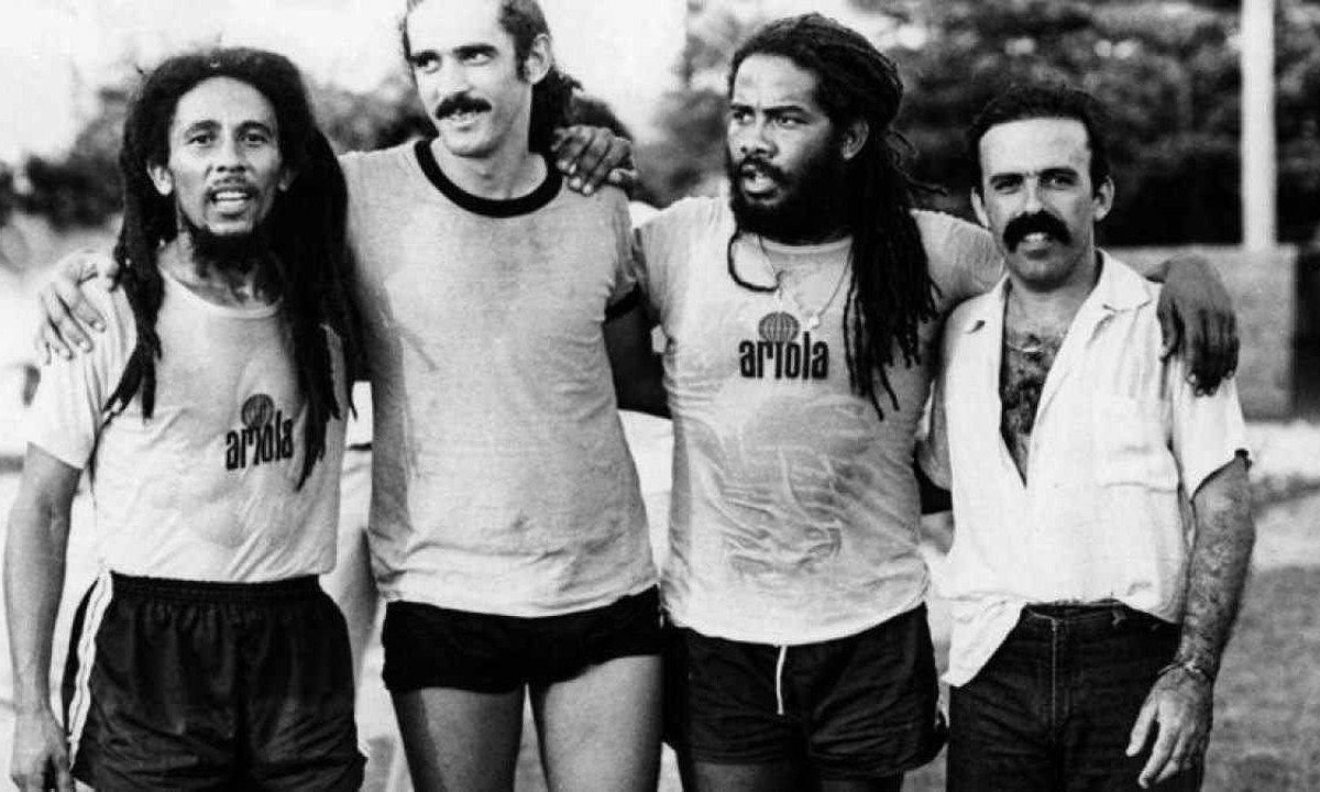 A partir da esquerda: Marley, Moraes Moreira, Jacob Miller e Marco Mazola -  (crédito: Acervo Bob Marley)