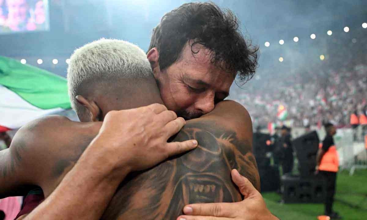 Campeão da Copa Libertadores de 2023 pelo Fluminense, Fernando Diniz é considerado um treinador estudioso do futebol -  (crédito: CARL DE SOUZA / AFP - 4/11/23)
