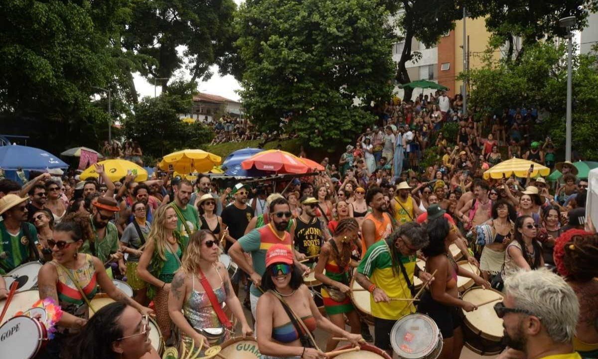 Bloco I Wanna Love You diverte os foli&otilde;es com o reggae -  (crédito: Túlio Santos/EM/D.A Press)