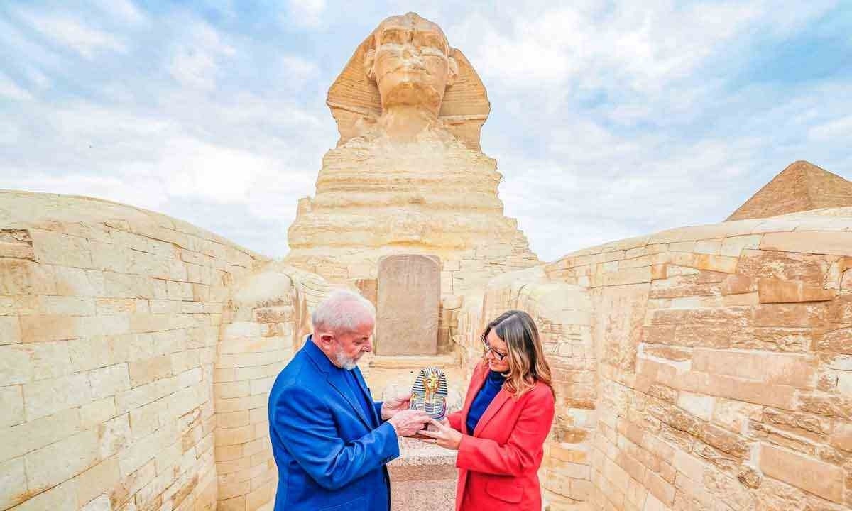 o presidente lula e Janja visitaram a Esfinge, a pirâmide de Gizé e o grande museu egípcio ao desembarcar na capital do país


o presidente lula e Janja visitaram a Esfinge, a pirâmide de Gizé e o grande museu egípcio ao desembarcar na capital do país


 -  (crédito: RICARDO STUCKERT)