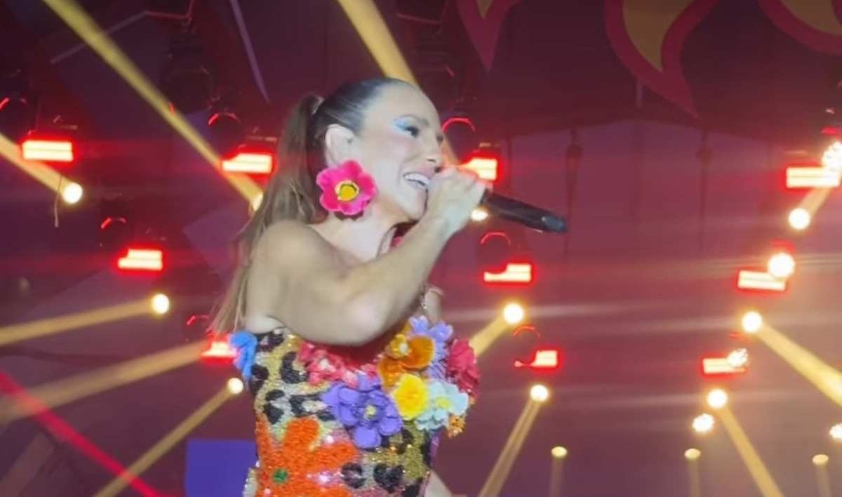 Ivete Sangalo canta hit do carnaval em Belo Horizonte