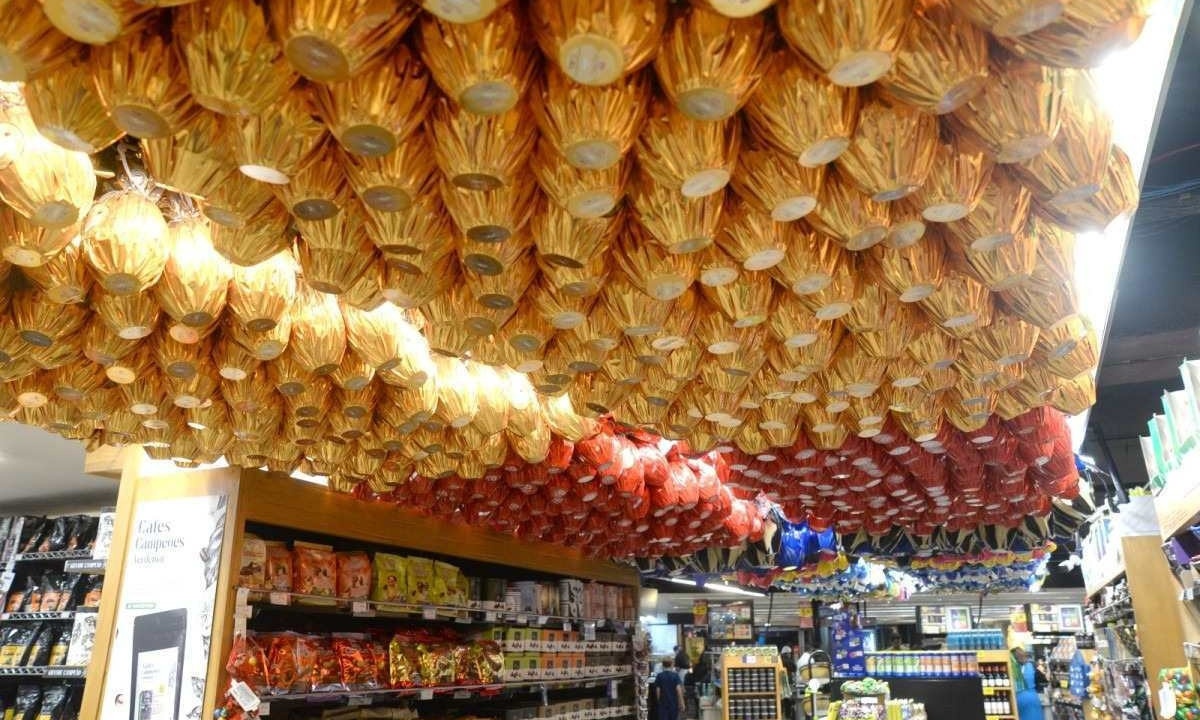 Supermercados da capital já exibem ovos de chocolate nos corredores a pouco mais de um mês para a Páscoa -  (crédito: Túlio Santos/EM/D.A.Press)