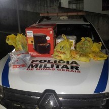 Jovem é presa ao aplicar golpe em próprio supermercado que trabalhava - PMMG/Divulgação